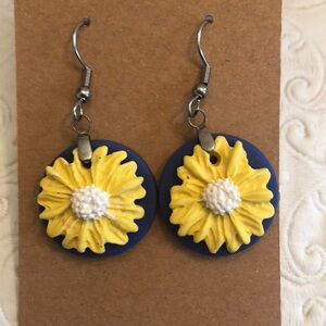 Yellow daisy earrings